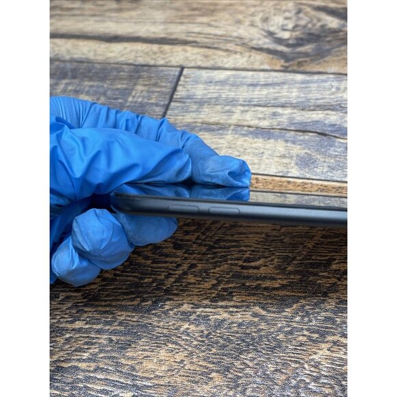 Apple iPod Touch 6th Generation 32 GB Model:A1574 Silver W/ Adapter & Cable - Picture 7 of 7